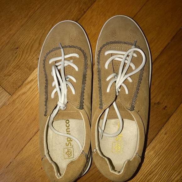 Spenco Women's Tan Athletic Shoes - Picture 1 of 12